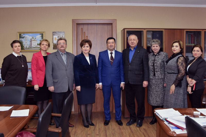 В Астраханском ГМУ радушно встретили гостей из Узбекистана.