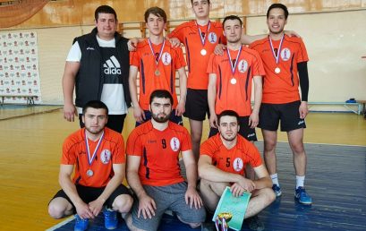 Серебряными призёрами спартакиады среди высших учебных заведений Астраханской области стала  сборная команда по волейболу Астраханского ГМУ