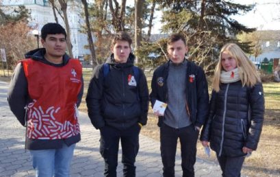 Студенты-волонтеры Астраханского ГМУ помогают информировать население