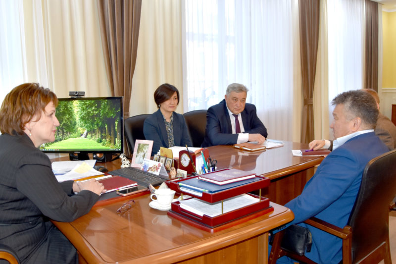 В Астраханском ГМУ состоялась встреча с делегацией из республики Калмыкия
