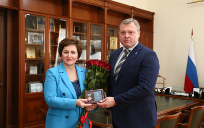 Игорь Бабушкин поздравил с юбилеем ректора Астраханского медуниверситета Ольгу Башкину
