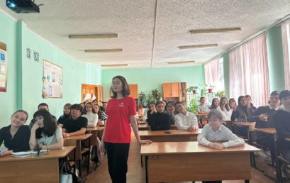 Студенты Астраханского ГМУ рассказали школьникам об эндокринологических заболеваниях