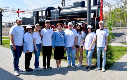 Ректор Ольга Башкина и студенты встретили  поезд «Воинский эшелон»