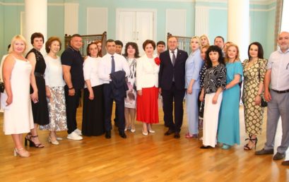 Сотрудники Астраханского ГМУ получили награды ко Дню медицинского работника