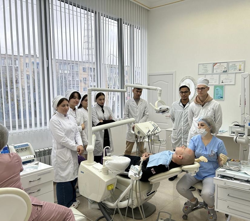 Студенты-стоматологи познакомились с методами клинической лабораторной диагностики