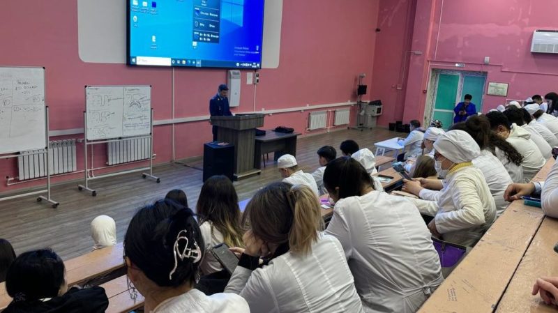 Студентам Астраханского ГМУ рассказали о проблемах терроризма и экстремизма
