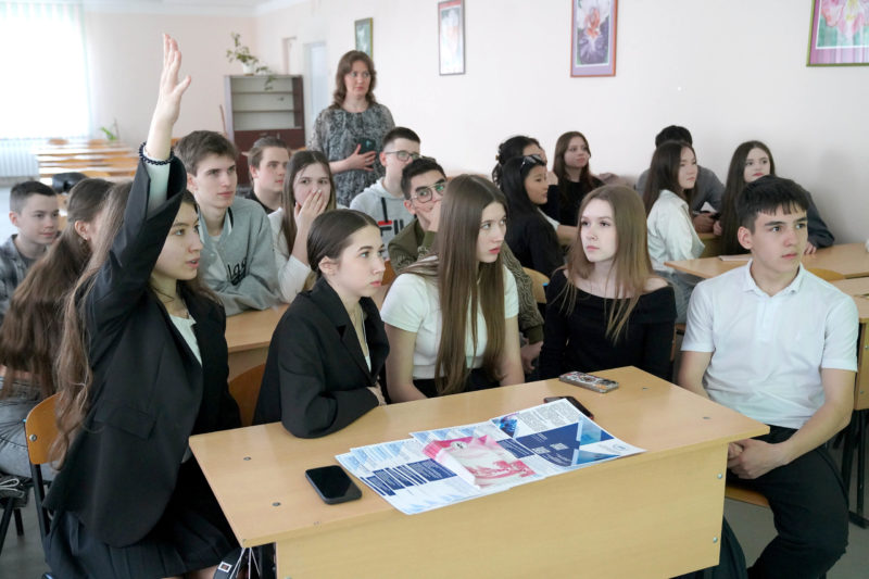 Школьникам рассказали о новом направлении обучения в Астраханском ГМУ
