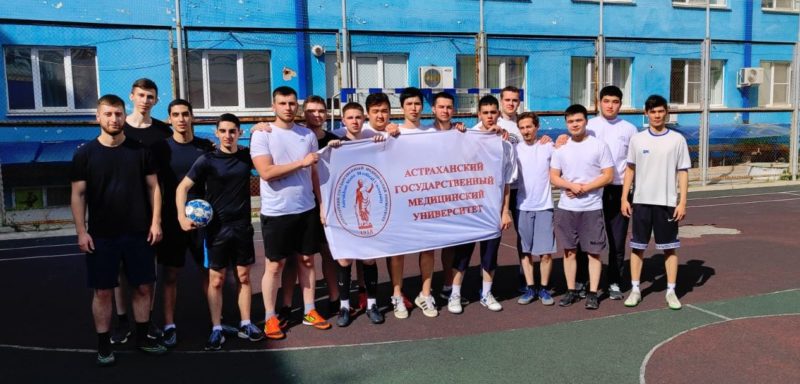 Студенты Астраханского ГМУ приняли участие в соревнованиях по мини-футболу
