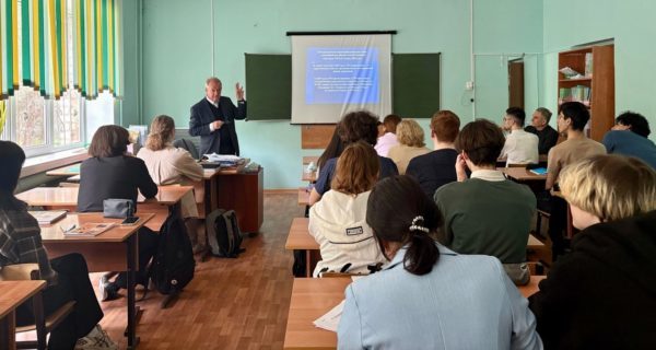 Сотрудники кафедры общей хирургии Астраханского медуниверситета провели профориентационные лекции в средней школе №49 Сотрудники кафедры общей хирургии Астраханского медуниверситета провели профориентационные лекции в средней школе №49