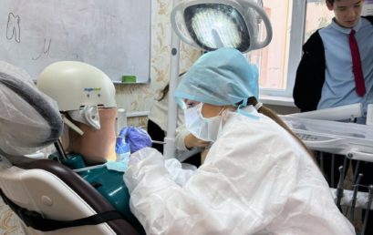 В Астраханском ГМУ продолжается реализация профориентационного проекта — «Школа юного стоматолога»