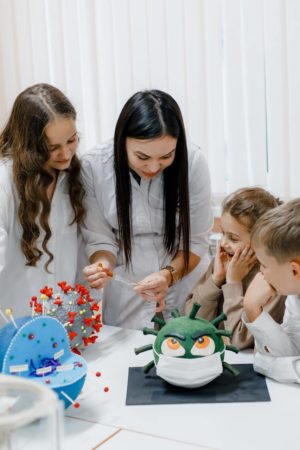 Микробы вокруг и внутри нас: враги или друзья?