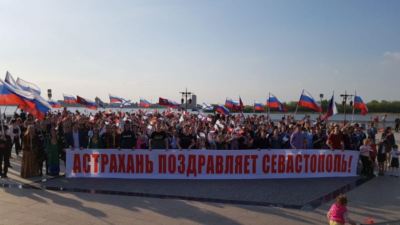 Студенты Астраханского ГМУ активные участники флеш-моба «Севастополь 75»