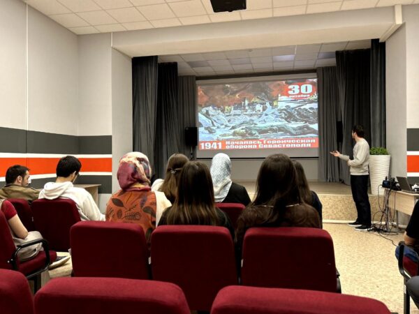 Литературная гостиная, приуроченная к началу героической обороны города Севастополя в 1941 году Литературная гостиная, приуроченная к началу героической обороны города Севастополя в 1941 году