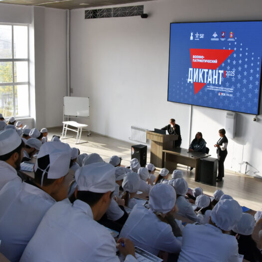 Студенты Астраханского ГМУ приняли участие в «Военно-патриотическом диктанте-2025»