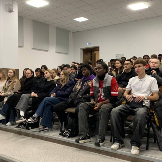 Волонтеры-медики Астраханского ГМУ провели для студентов АГТУ просветительское мероприятие в рамках акции «СТОП ВИЧ/СПИД»