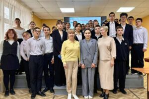 «Невидимые борцы» против супербактерий: Астраханский ГМУ знакомит школьников с медициной будущего