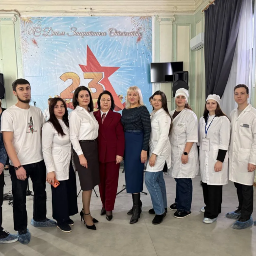 Будущие педиатры Астраханского ГМУ поздравили раненых бойцов  с Днем защитника Отечества