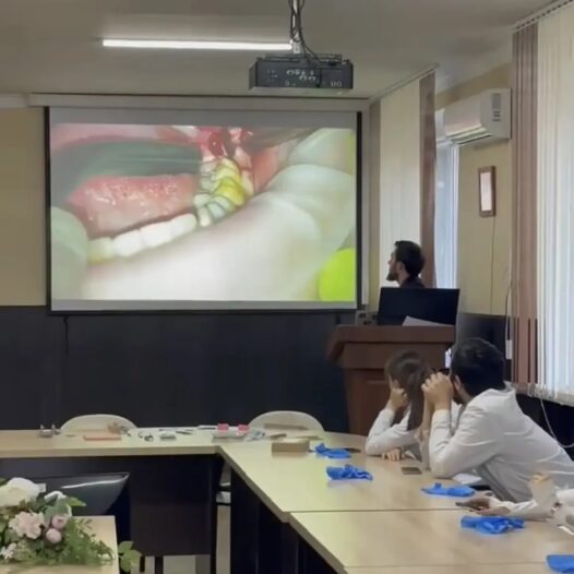 В Астраханском ГМУ состоялся мастер-класс «Хирургия полости рта: удаление зубов»