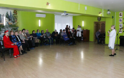 Специалисты Астраханского ГМУ провели день здоровья для лиц «серебряного» возраста