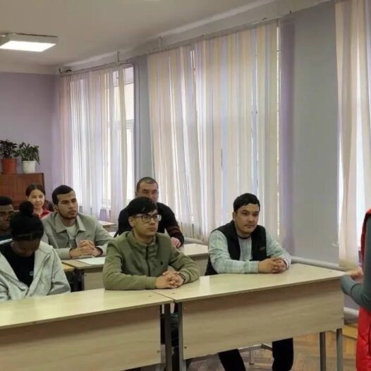 В общежитиях Астраханского ГМУ прошли встречи ко Дню наставника