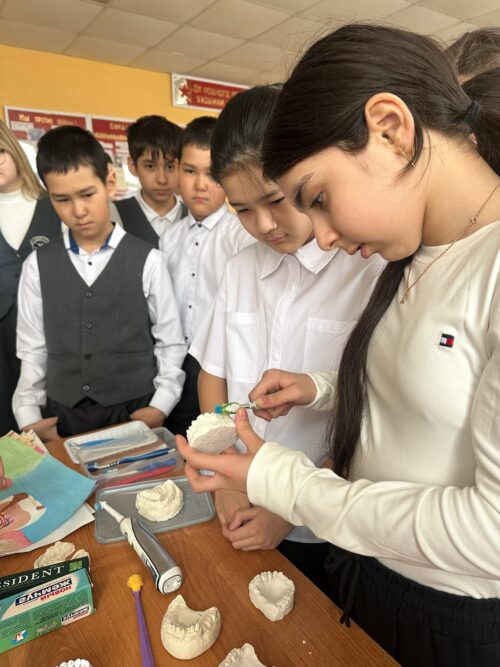 В Астраханском ГМУ стартовали «Уроки здоровья», приуроченные ко Всемирному дню здоровья полости рта