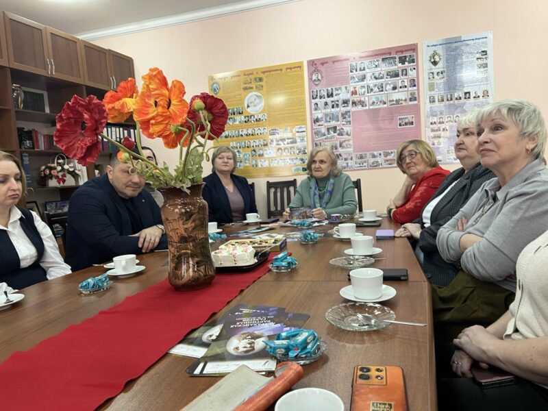 В центр истории Астраханского ГМУ переданы новые экспонаты и редкие издания