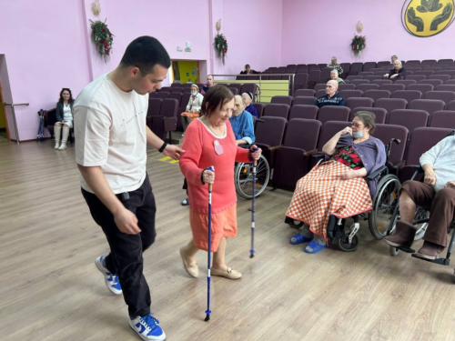 волонтёры-медики Астраханского ГМУ провели мероприятие, посвященное поддержанию здоровья и активного образа жизни в пожилом возрасте