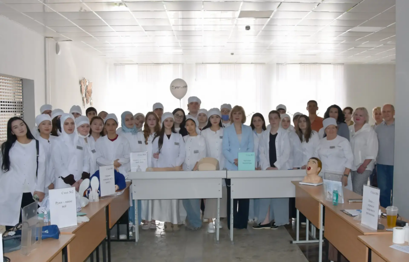 В Астраханском ГМУ состоялось мероприятие, приуроченное к Международному дню медицинской сестры