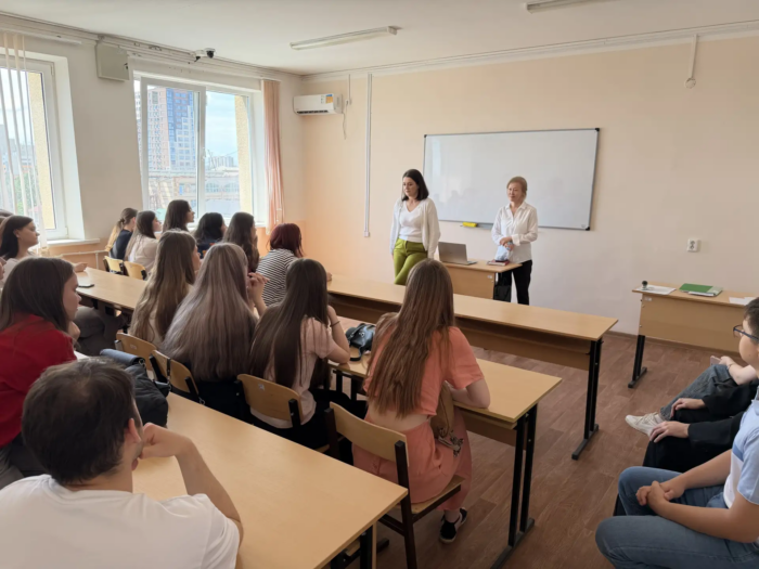 В Астраханском ГМУ состоялся день профессиональной ориентации для учащихся медицинских классов