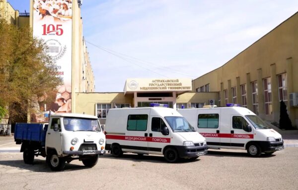 Астраханский ГМУ передал бойцам СВО три специализированных транспорта