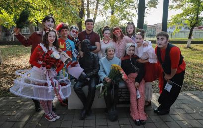 🎭Студенческий театр «Альма-матер» Астраханского ГМУ получил ряд наград на первом Межрегиональном фестивале студенческих театров имени Евгения Шварца «Обыкновенное чудо»