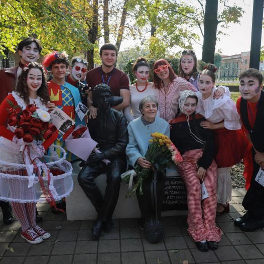 🎭Студенческий театр «Альма-матер» Астраханского ГМУ получил ряд наград на первом Межрегиональном фестивале студенческих театров имени Евгения Шварца «Обыкновенное чудо»